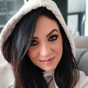 Meet your Posher, Emilie